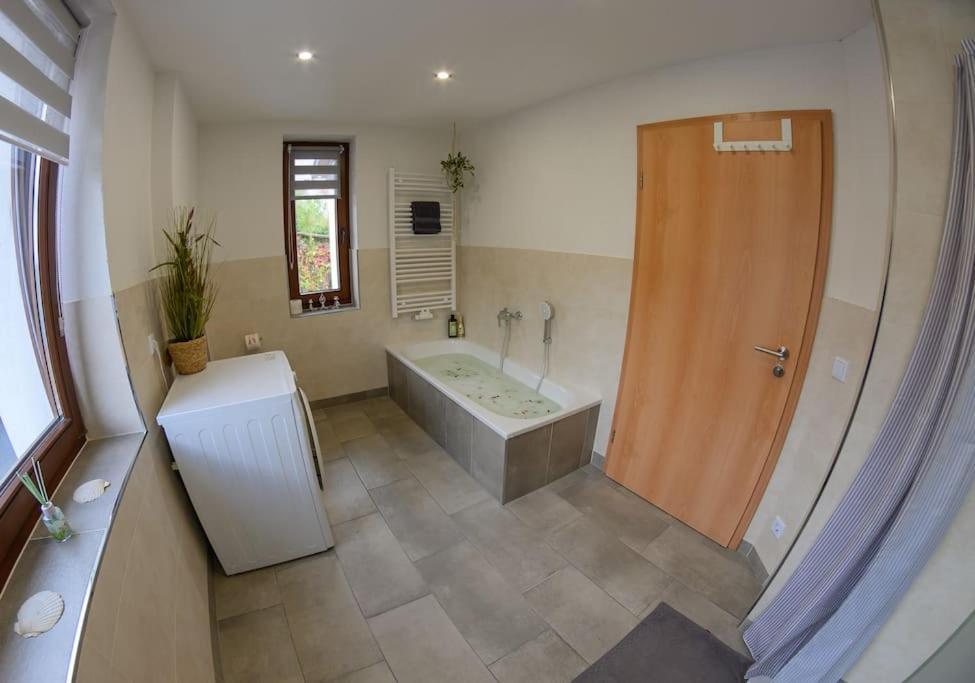 4 Sterne Rhoenland-erlebnis In - Auch Fuer Wanderreiter Apartment